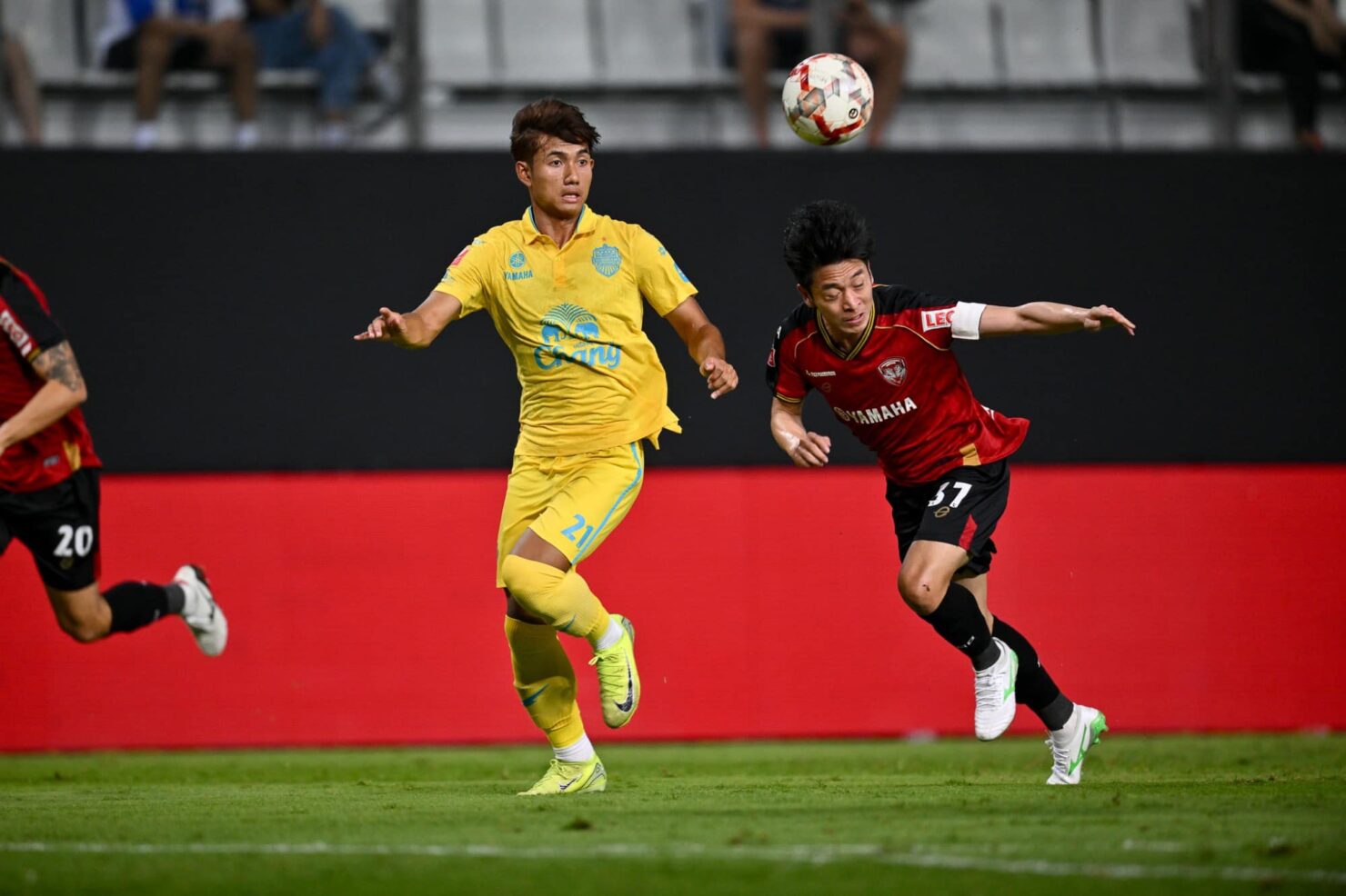 ผลฟุตบอล รีโว่ ไทยลีก เมืองทอง บุรีรัมย์