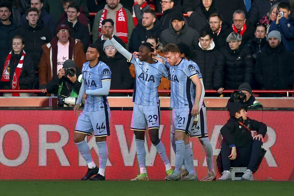 ผลบอลล่าสุด พรีเมียร์ลีก เบรนท์ฟอร์ด สเปอร์ส