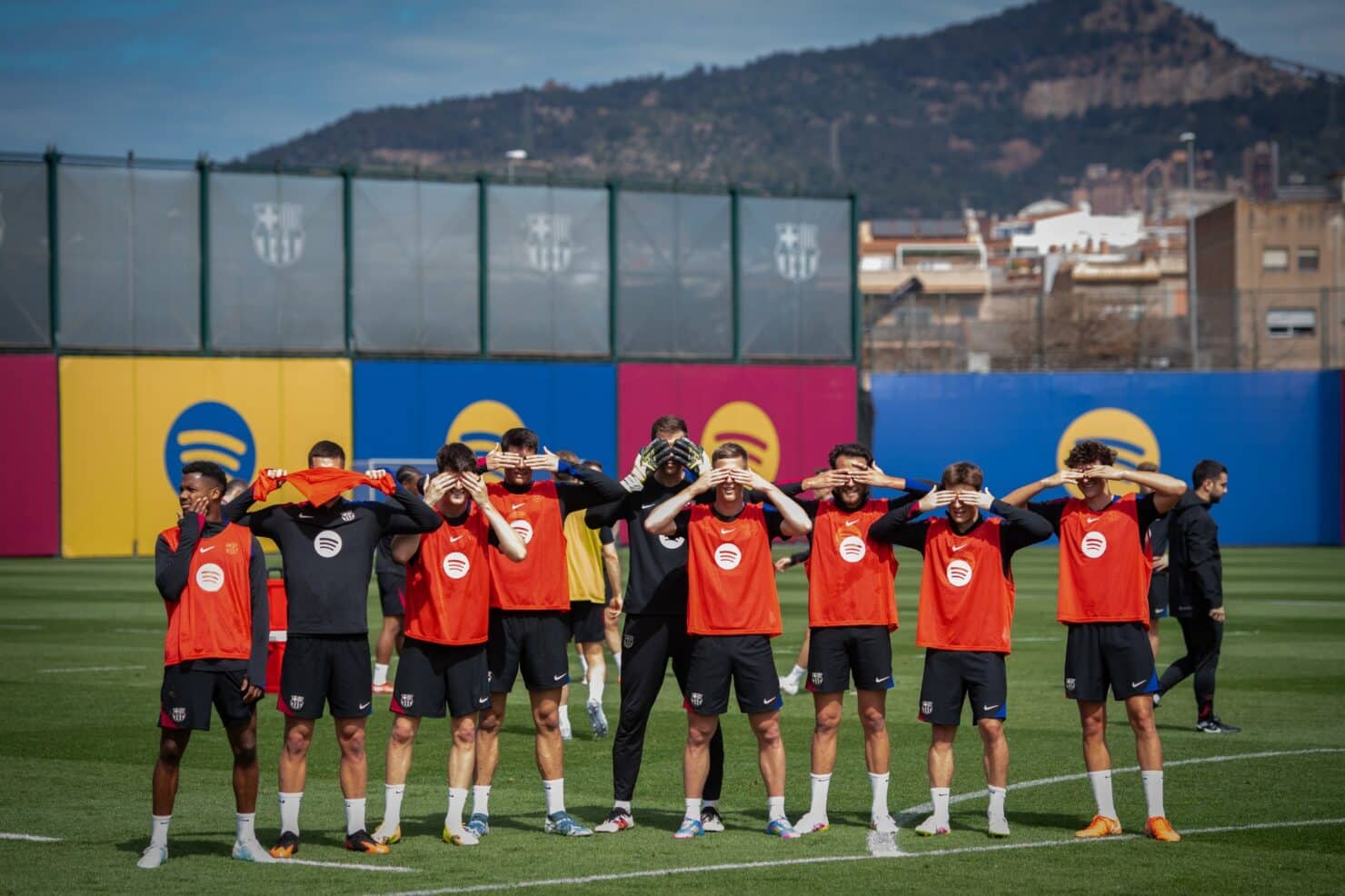 ลาลีกา 2024/25 บาร์เซโลน่า โอซาซูน่า