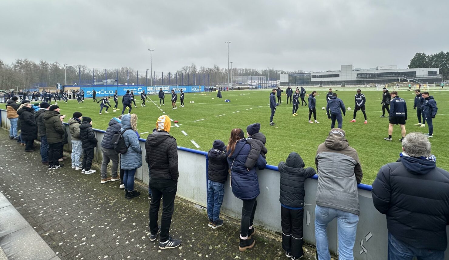 เดเอฟเบ โพคาล บีเลเฟลด์ เลเวอร์คูเซ่น