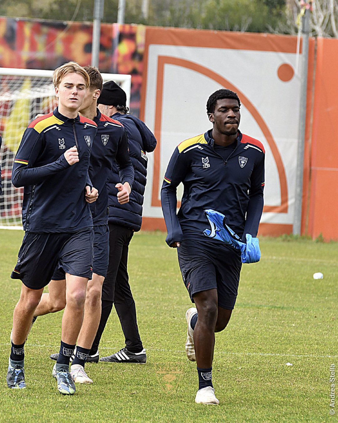 ดูบอลสด เซเรียอา เลชเช่ มิลาน