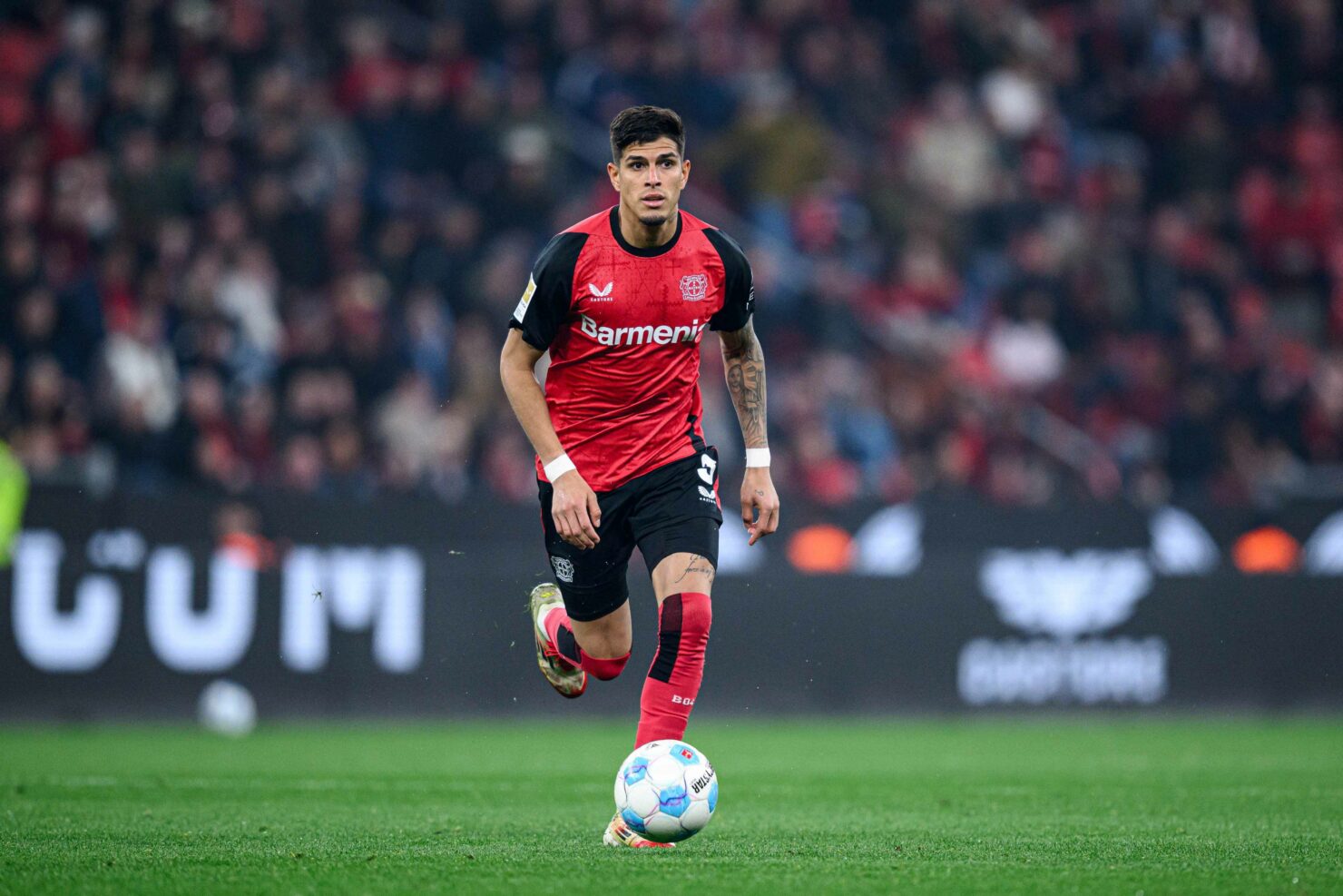 เดเอฟเบ โพคาล บีเลเฟลด์ เลเวอร์คูเซ่น