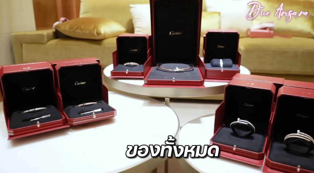 ดิว อริสรา ช็อปปิงกำไลคาร์เทียร์ ราคา 10 ล้าน