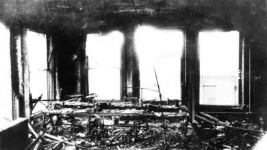 โรงงานไทรแองเกิลเชิร์ตเวสต์ (Triangle Shirtwaist Factory Fire)