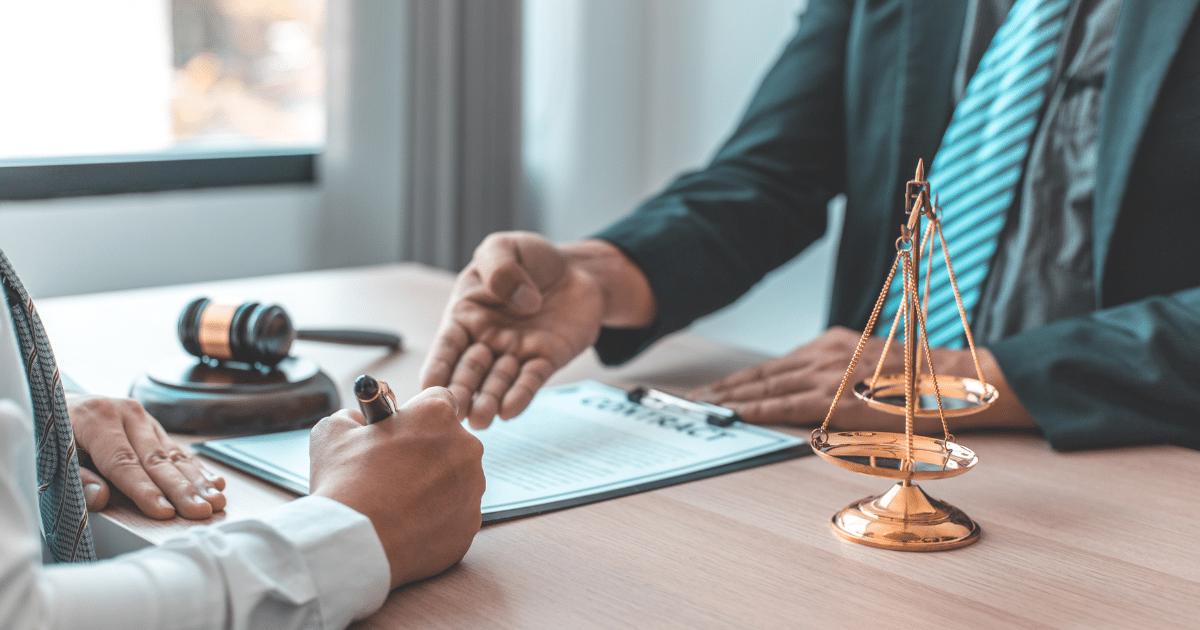 เปิดข้อกฎหมายเทียบชัด กรณีนักร้องดังเลิกจ้างแดนเซอร์ชาย นักกฎหมายเฉลยแล้ว เป็นธรรมหรือกลั่นแกล้ง