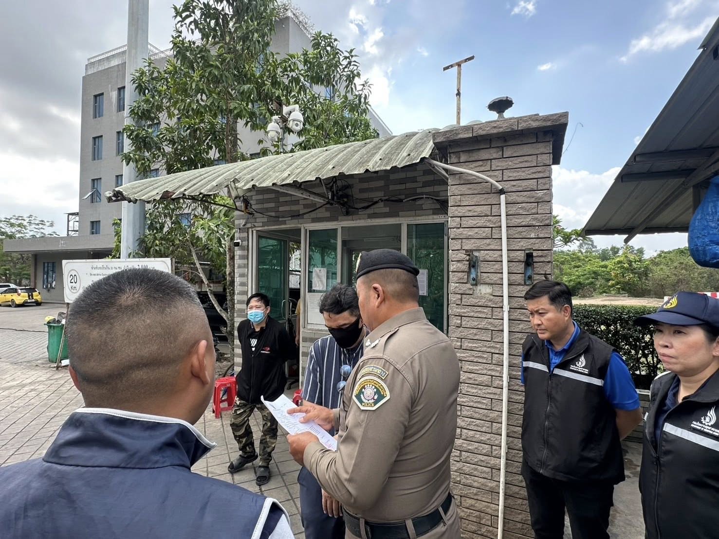 เอกนัฏ รุกฆาต นำหมายศาลบุกค้นบริษัท ซินเคอหยวน ลุยหาหลักฐานเหล็กสอบตก