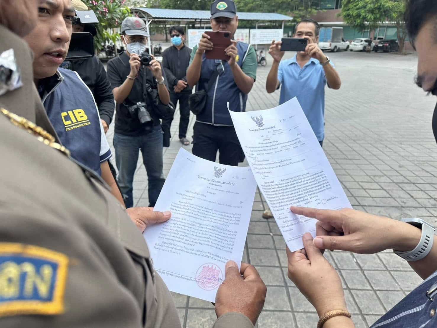 เอกนัฏ รุกฆาต นำหมายศาลบุกค้นบริษัท ซินเคอหยวน ลุยหาหลักฐานเหล็กสอบตก