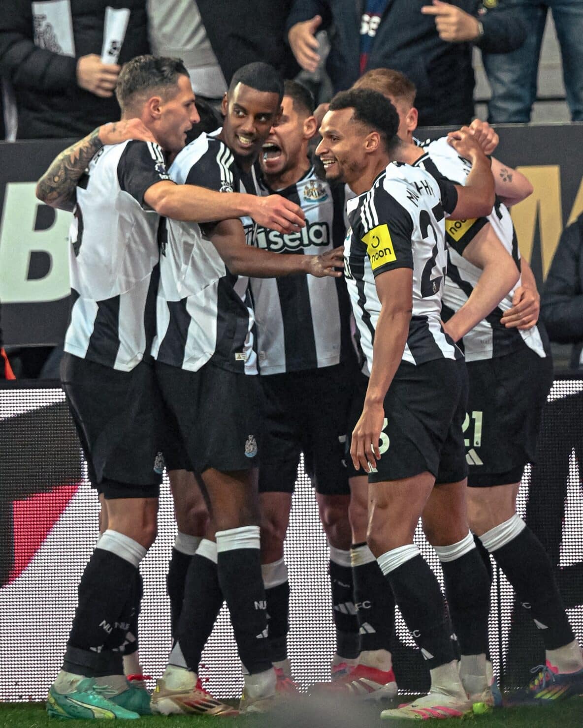 สรุปผลบอล ตารางคะแนน พรีเมียร์ลีก 2024/25