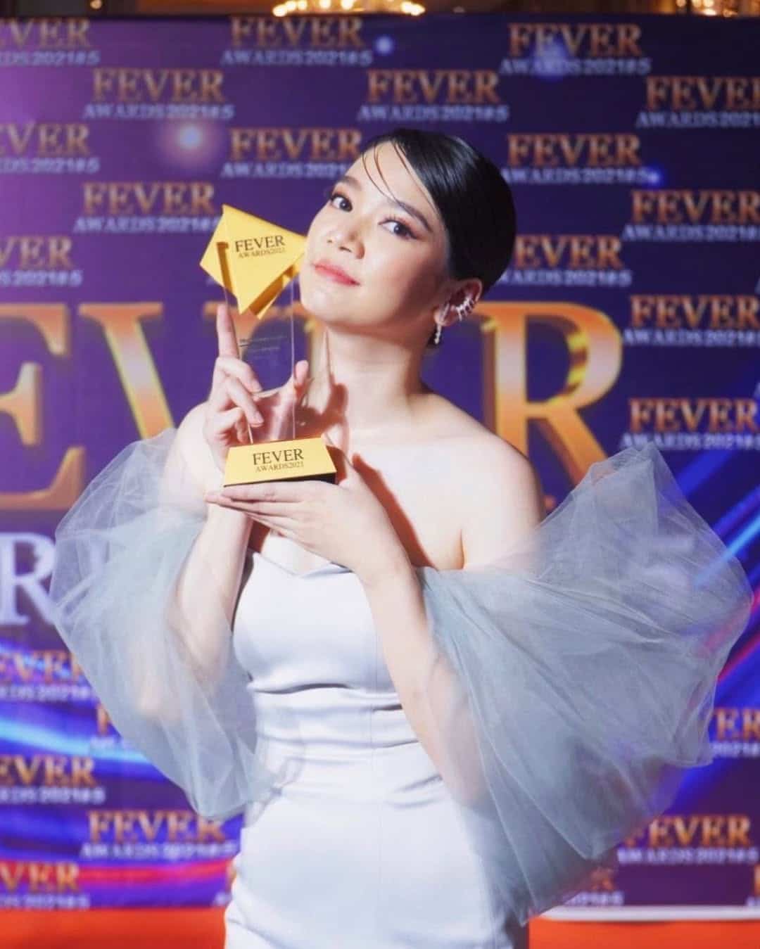 เปิดวาร์ป เซน เมจกา ผู้ประกาศข่าวหน้าใส เป็นล่ามให้ แจ็คสัน หวัง ออกโหนกระแส-2