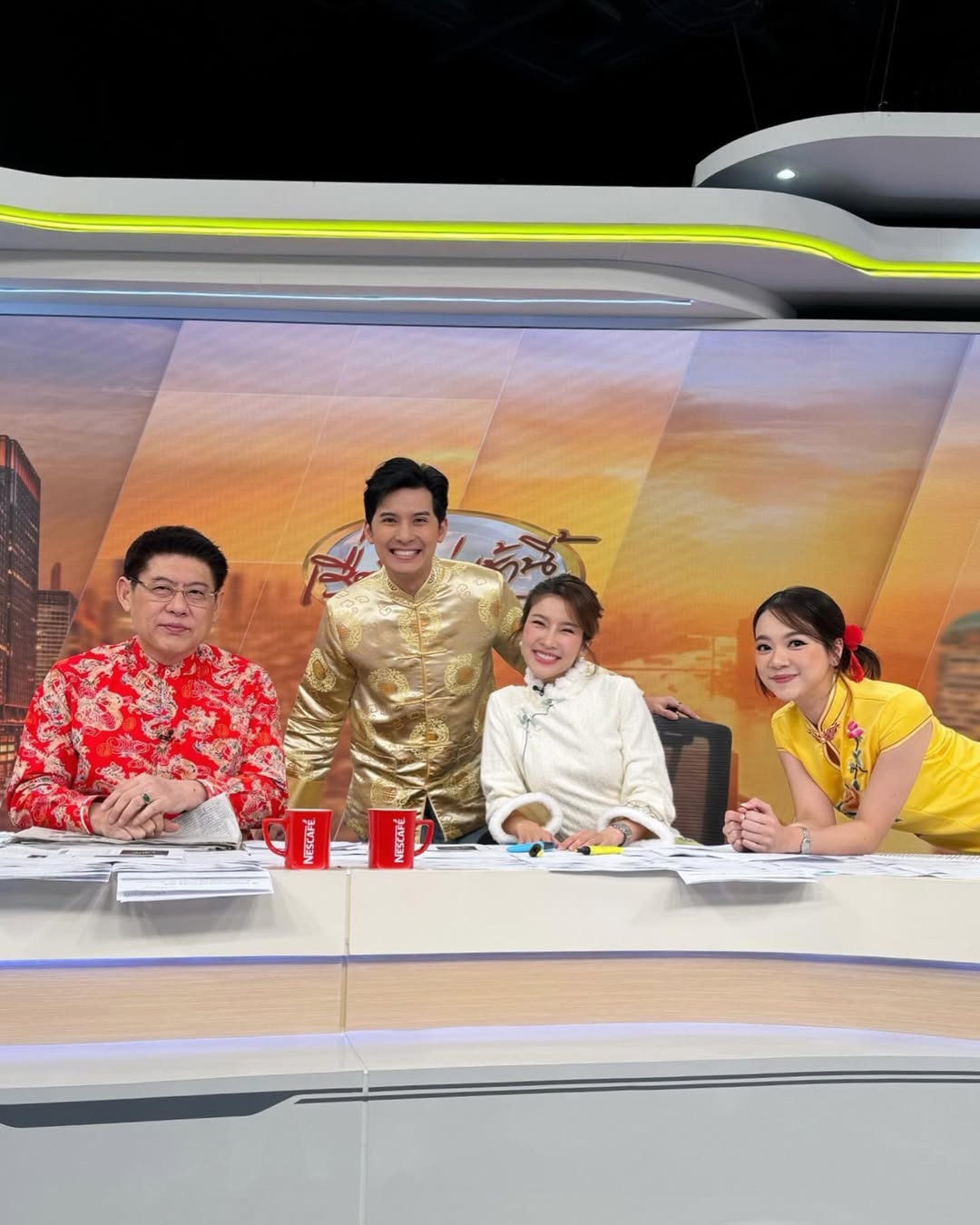 เปิดวาร์ป เซน เมจกา ผู้ประกาศข่าวหน้าใส เป็นล่ามให้ แจ็คสัน หวัง ออกโหนกระแส-1