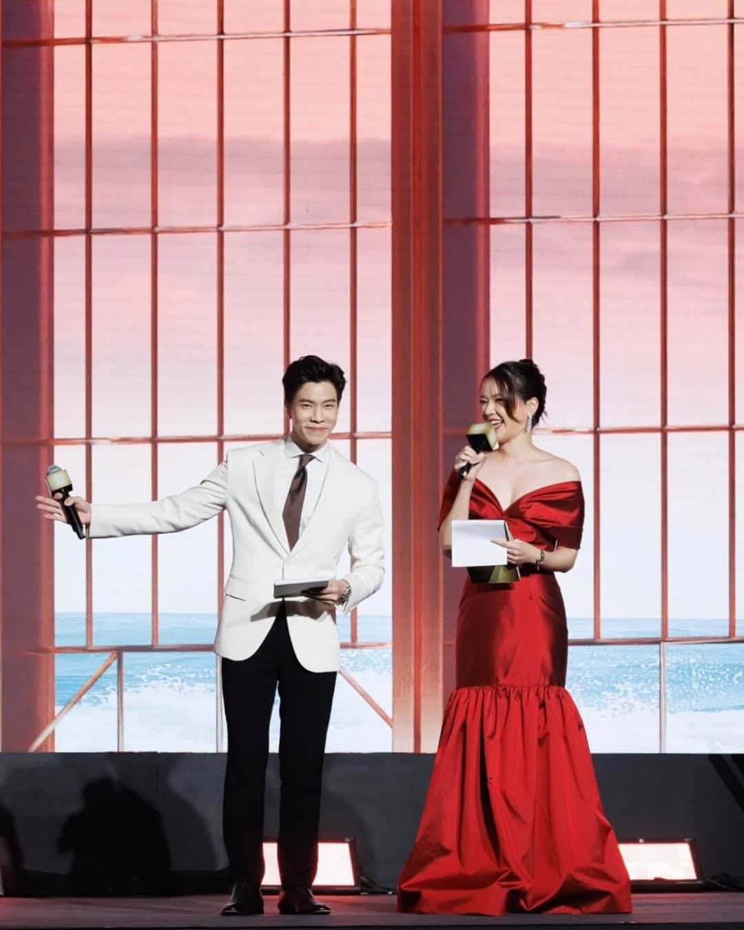 เปิดวาร์ป เซน เมจกา ผู้ประกาศข่าวหน้าใส เป็นล่ามให้ แจ็คสัน หวัง ออกโหนกระแส-10