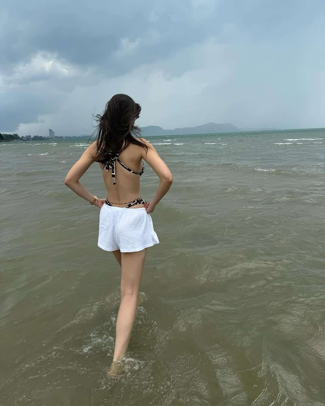 ญาญ่า ใส่ชุดว่ายน้ำทูพีช ณเดช ยังอดใจไม่ไหว คอมเมนต์ชมแฟนฉ่ำ-3