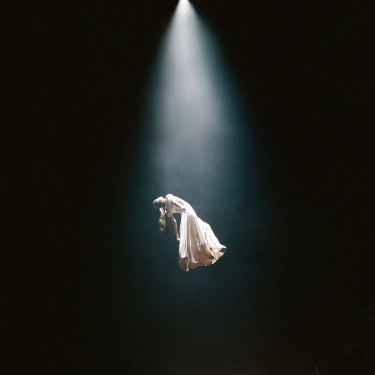 Ariana Grande ส่งเพลงใหม่ “twilight zone” พร้อมหนังสั้นที่กำกับ-เขียนบทเอง ฉลองอัลบั้ม eternal sunshine deluxe: brighter days ahead