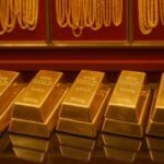 ทองคำแท่งบนโต๊ะ