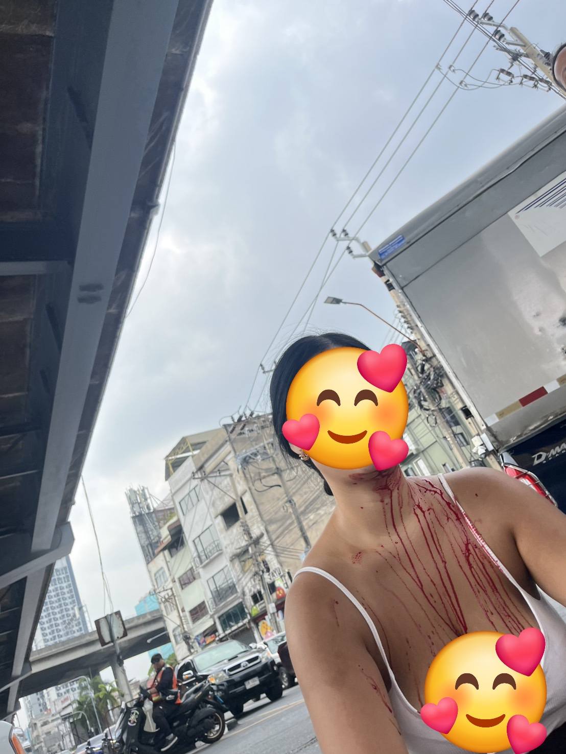 แท็กซี่ชนแล้วหนี ปาดหน้ามอเตอร์ไซค์