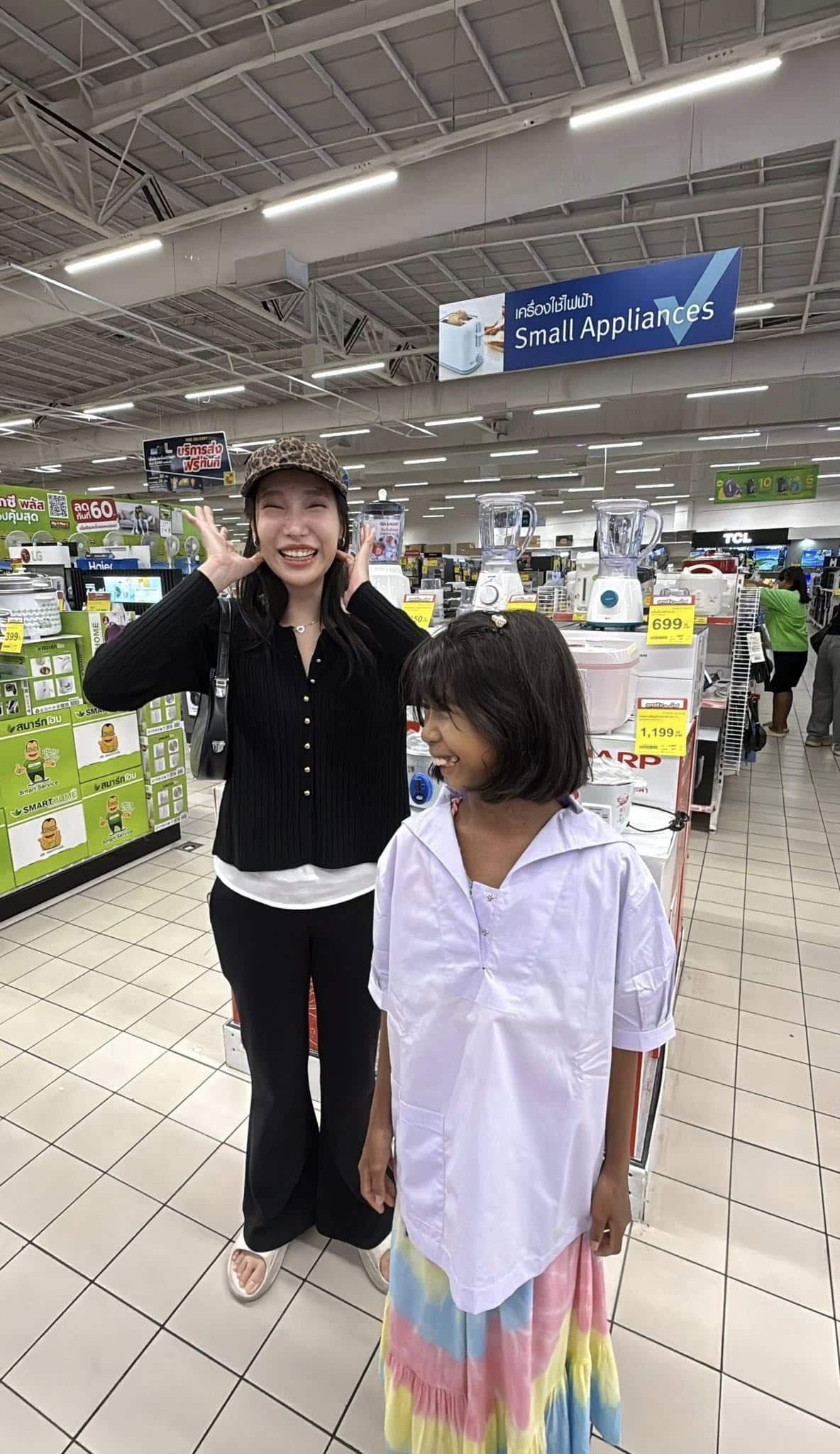 สไปร์ท SPD ห่วง "น้องฟ้าใส" เด็กเก็บขยะ หลังเจอดี มีคนยื่นแบงค์ปลอมให้ | Thaiger ข่าวไทย