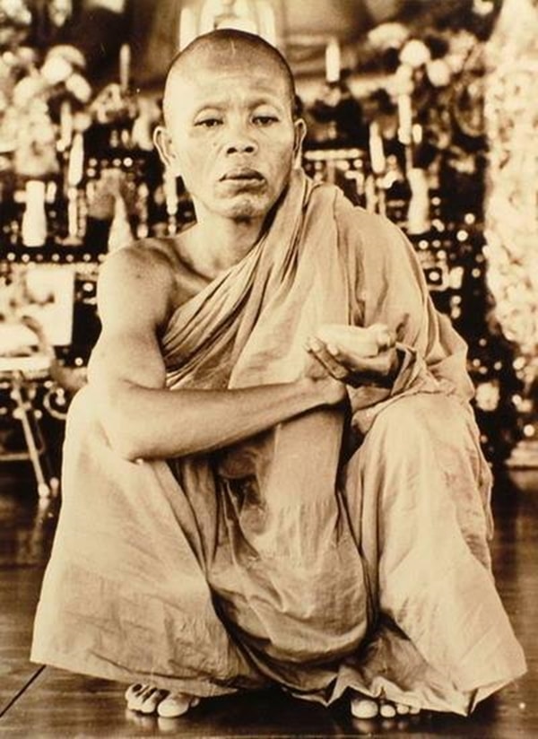 หลวงพ่อคูณ อดีตเจ้าอาวาสวัดบ้านไร่ นครราชสีมา