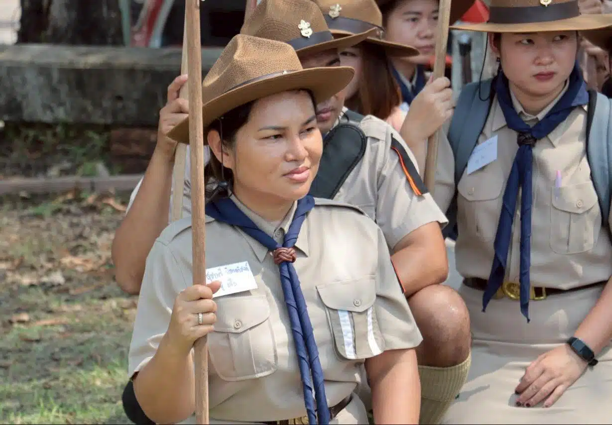 ผอ. สุชา เต็มใจช่วยครูสอนเด็ก