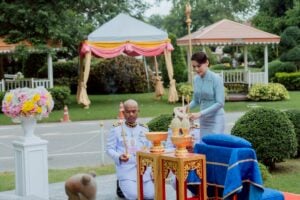 โปรดเกล้า ท่านผู้หญิงอรอนงค์ แทนพระองค์ เททองหล่อพระพุทธคันธารราฐ ปิยนาฏวชิรพัทธ์