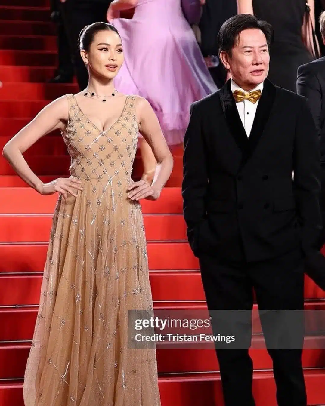 อิงฟ้า วราหะ เฉิดฉายพรมแดงคานส์ 2025 ในฐานะ "Women in Cinema" เผยลุคแรกสุดปัง พร้อมบทบาทท้าทายใน "มาดามบุญเลื่อง" จับตาอนาคตดาวเด่นบนเวทีโลก ภาพจาก gettyimages Credit: Tristan Fewings