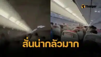 คลิประทึกกลางเวหา! ผู้โดยสารกรีดร้อง-เครื่องบินโคลงเคลง พายุทรายซัดหนัก ลงจอดไม่ได้