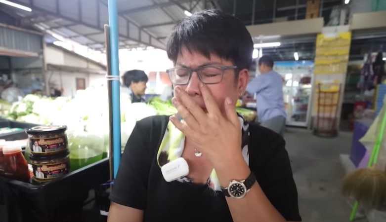 อั๋น ชุลีพร เมียล้อต๊อก จากร่ำรวย ถูกหวย 18 ล้าน วันนี้ต้องมานั่งขายผักในตลาด หนี้ท่วม 30 ล้าน สุดทรมาน เพราะเซ็นค้ำประกันเงินกู้