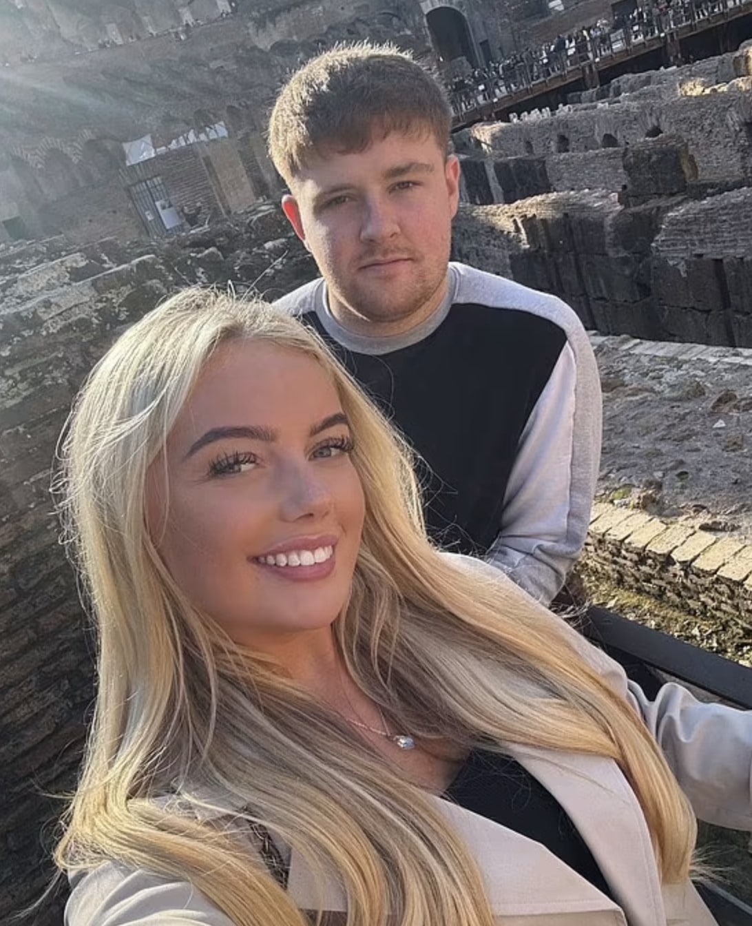 สื่อนอกตีข่าว นทท.อังกฤษ พลัดตกน้ำตกเกาะสมุย กะโหลกแหลกสาหัส ค่ารักษาพุ่ง 4.5 ล้าน วอนพากลับบ้าน