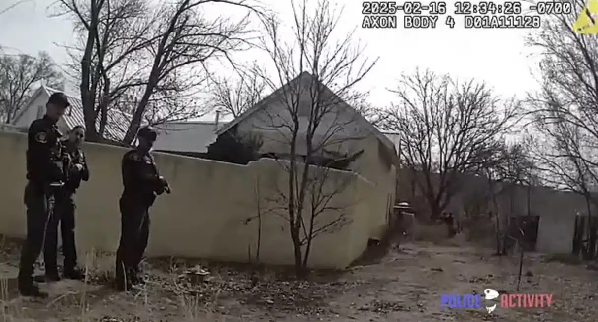 ช็อก ตำรวจเมกา ยิงใส่เด็กชาย 7 กับ 9 ขวบ หลังเล่นปืนจริง อึ้ง พ่อแม่ถูกแจ้งความ 50 ครั้ง