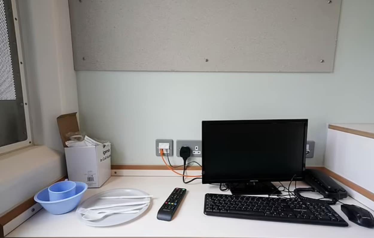 จากนักโทษคดีเล็กน้อย สู่ฆาตกรโหด วัยรุ่นอังกฤษ อายุ 17 ปี ฆ่าเพื่อนนักโทษในเรือนจำสุดหรู หลังติดคุกเพียง 4 เดือน