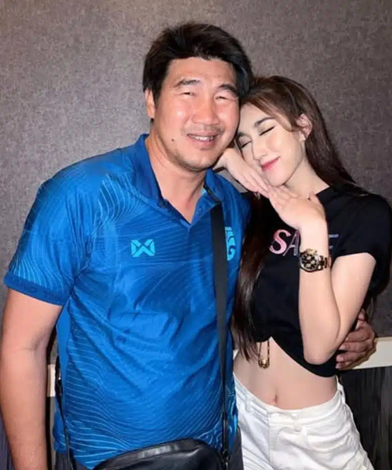 มรสุมไม่จบ สมรักษ์ คำสิงห์ เจอข้อเสนอสุดอึ้งจากครอบครัวสาว 17