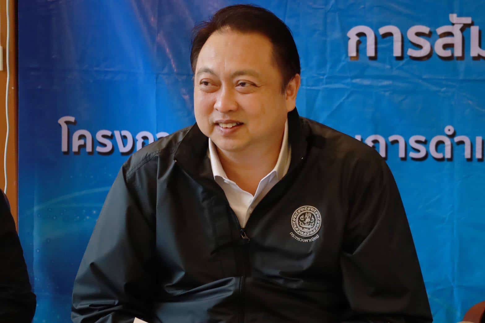 สุชาติ ชมกลิ่น เบิกความคดีฟ้อง รักชนก
