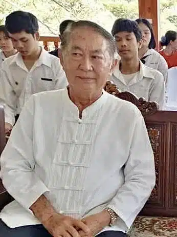 สุดเศร้า อดีตนายอำเภอร้องกวาง อดุลย์ หันพงศ์กิตติกูล อายุ 76 ปีถูกรถชนเสียชีวิต กลางทางม้าลายหน้า โรงพยาบาลแพร่ ต้องสังเวยอีกกี่ศพ