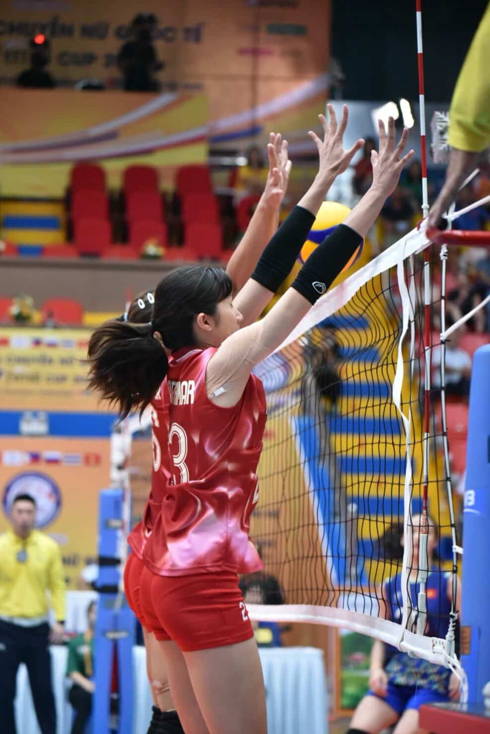 วอลเลย์บอลหญิง U21 ไทย ทุบเวียดนาม 3-1 เซต ศึก VTV Cup 2025 สุดมันส์