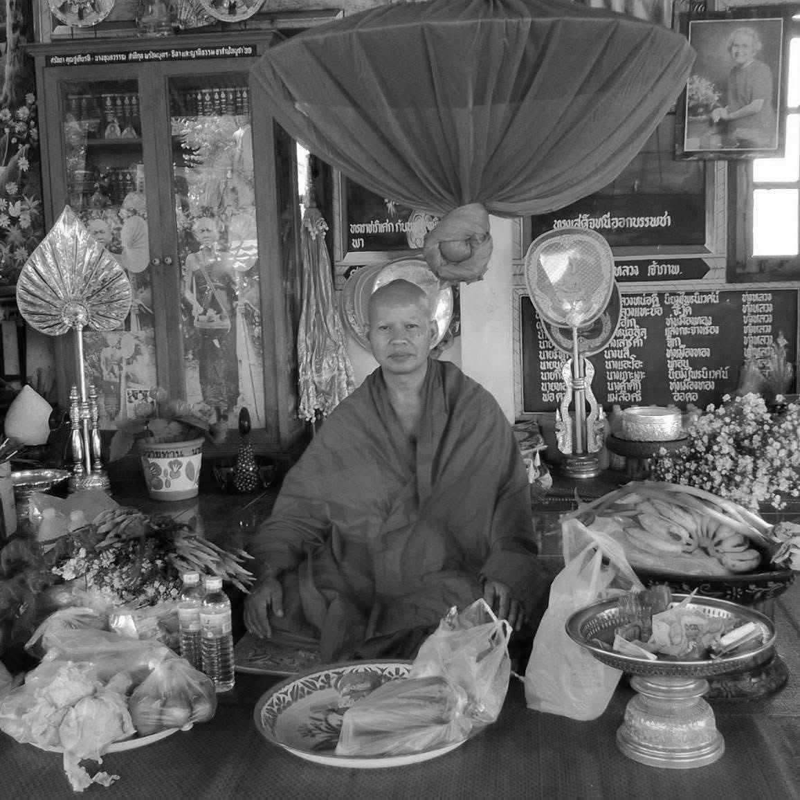 สลดบนดอย สาเหตุ ครูบาพัน แห่งห้วยตอง ตกเหว หายตัว 3 วัน พบสิ้นใจอยู่ก้นเหว คาดวูบขณะแบกจอบปลูกต้นไม้