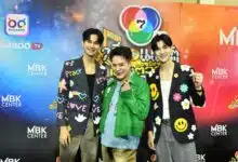 กรี๊ดสนั่น “อ๊อฟ ปองศักดิ์” ทำสมมง จัดเพลย์ลิสต์เพลงฮิตมาเต็มแม็กซ์   “ซัน-ชาย” ผ่านฉลุยร่วมแจมใน “7 สีคอนเสิร์ตเฟสติวัล” สุดมัน   