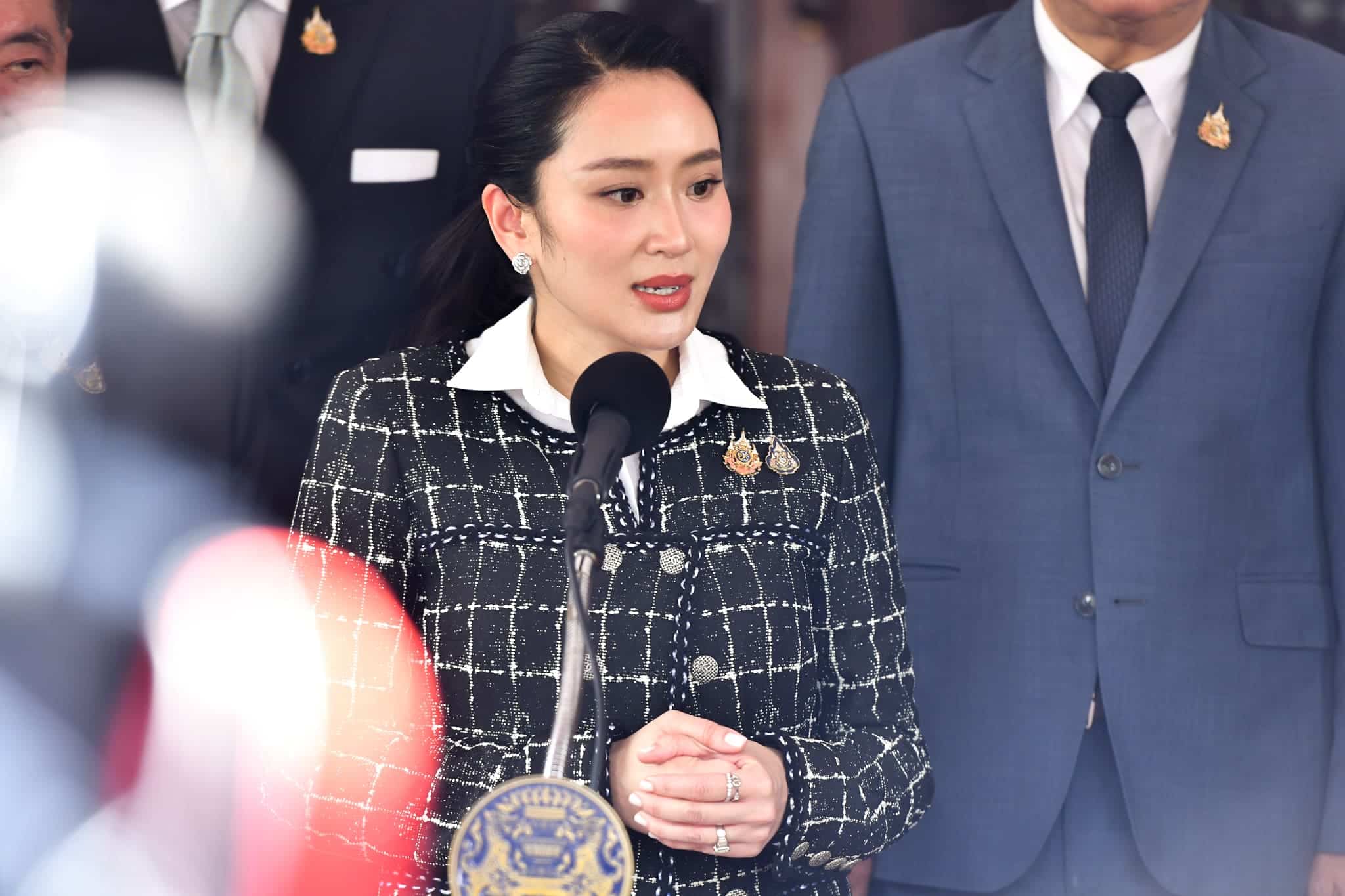 นายกรัฐมนตรี แถลงประชุม สมช. ยันไร้ปัญหากับ 'กองทัพ' ผบ.สส. ยันหน้าที่ปกป้องอธิปไตย พร้อมสนับสนุนรัฐบาล ใช้ทวิภาคี แก้ปัญหาชายแดน ไทย-กัมพูชา