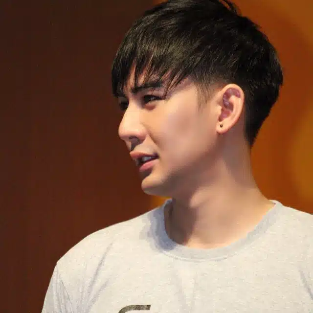 กัส วีรดิษฐ์