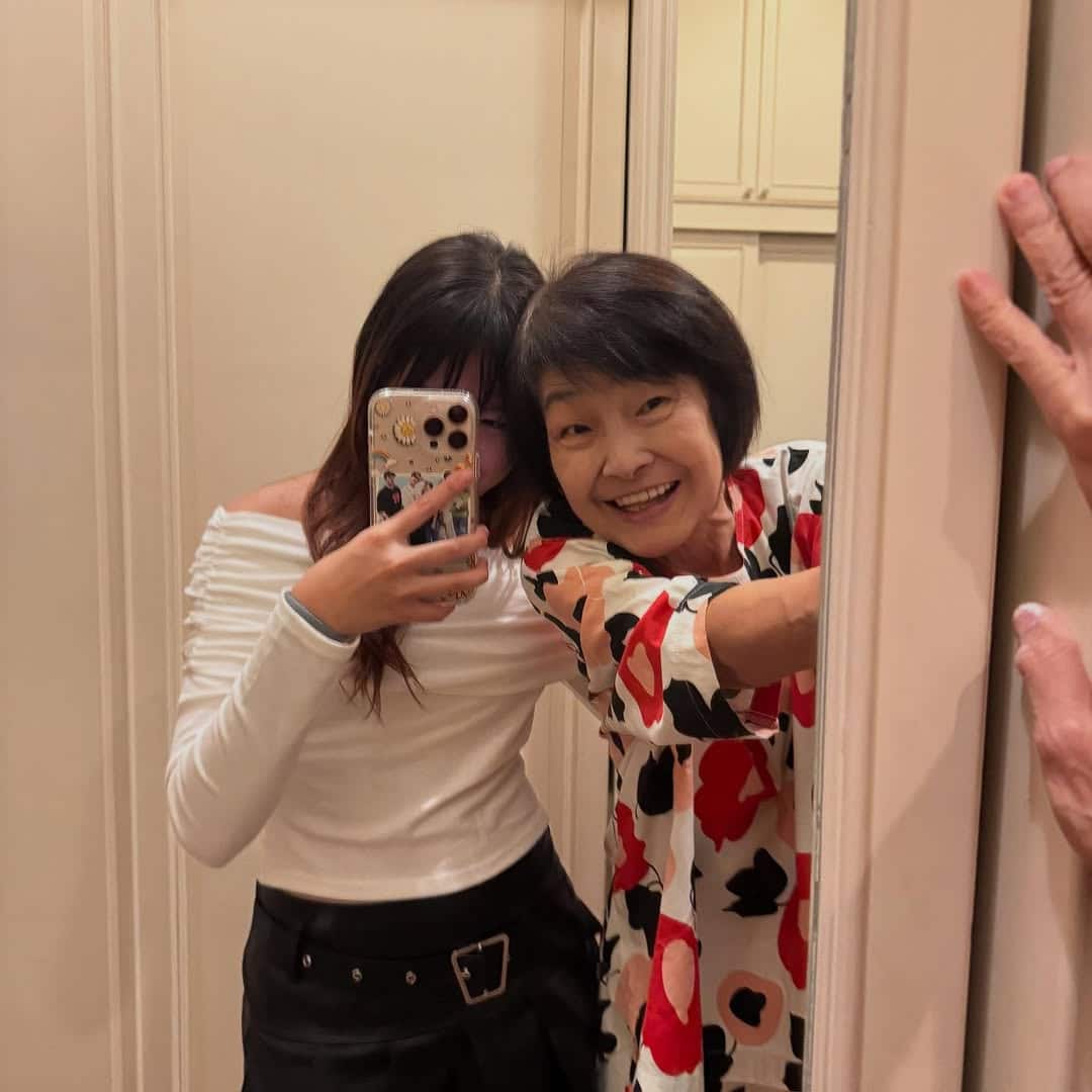 โพสต์สุดท้าย แม่บอย ปกรณ์ ถ่ายรูปคู่ลูกสาวคนเล็ก น้องวันใหม่ ทิ้งไว้แค่อ้อมกอด รอยจูบ และรอยยิ้มแห่งความอบอุ่น-1