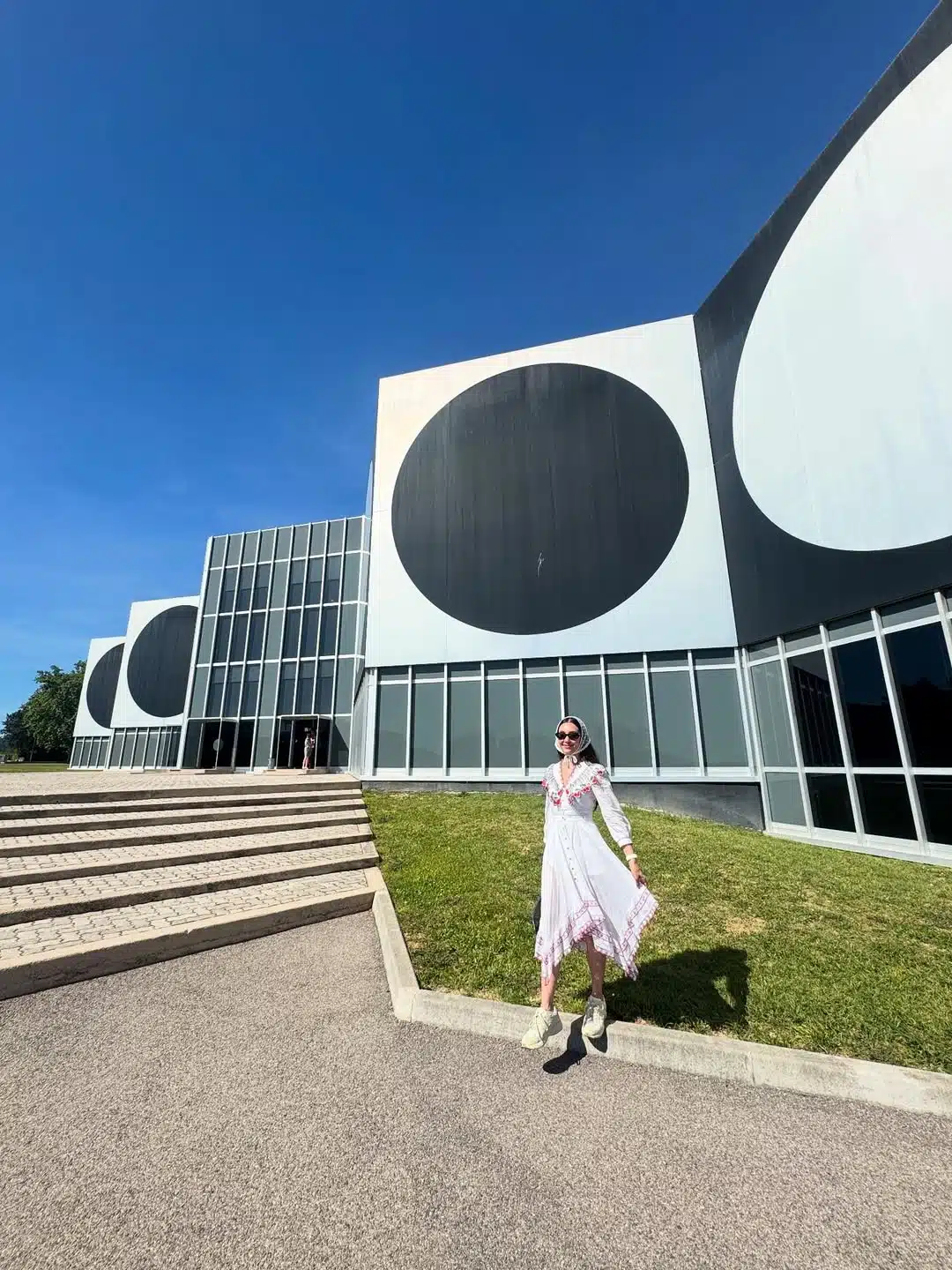 ช็อตเดียวเอาอยู่! เบลล่า ราณี อวดแซ่บ สลัดลุคนางเอก นุ่งทูพีชสีขาวจั๊วะ ทำไอจีร้อนฉ่า-3