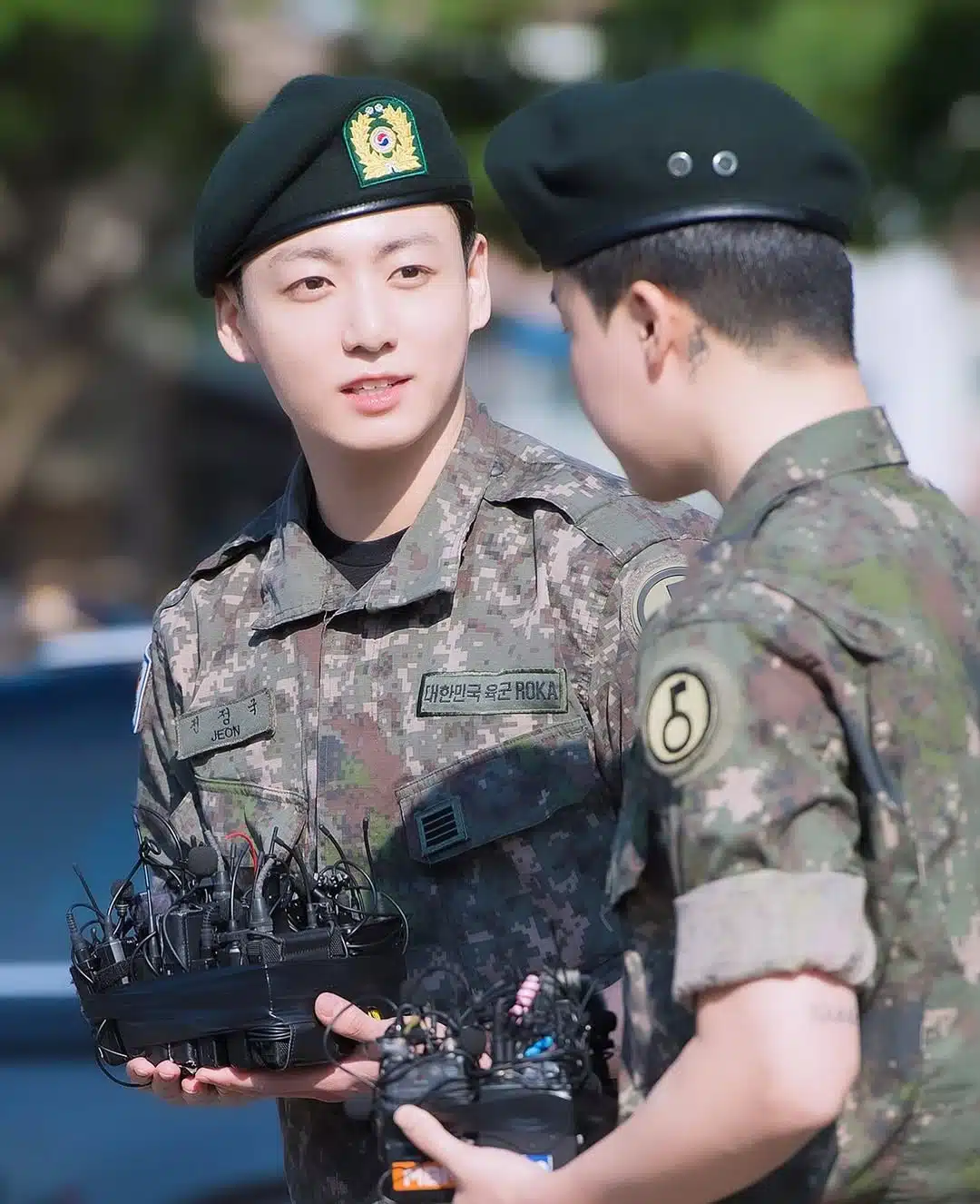 อาร์มี่เฮลั่น จองกุก-จีมิน BTS ปลดประจำการแล้ว หลังเข้ากรมรับใช้ชาติ 18 เดือนเต็ม-1