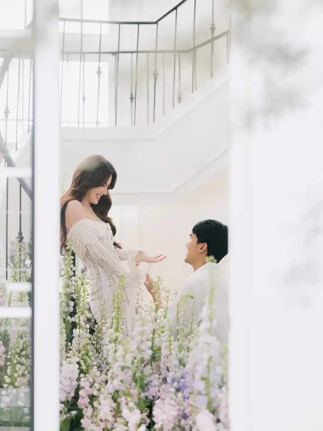 ย้อนชมนาที เต๋อ คุกเข่าขอ ใหม่ ดาวิกหา แต่งงาน เผยโมเมนต์หวานสุดอบอุ่น-1