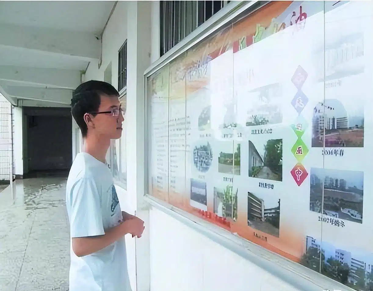 เด็กหัวกะทิ สอบได้ที่ 1 จังหวัด แต่ถูกมหา’ลัยดังตะเพิด เพราะผลกรรมชั่วพ่อแม่