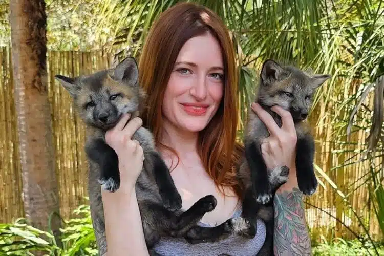 ไมเคล่า เรนส์ ป่วยเป็นโรคทางจิตเวช ทำให้อาการรุนแรงขึ้นเมื่อโดนคอมเมนต์โจมตี