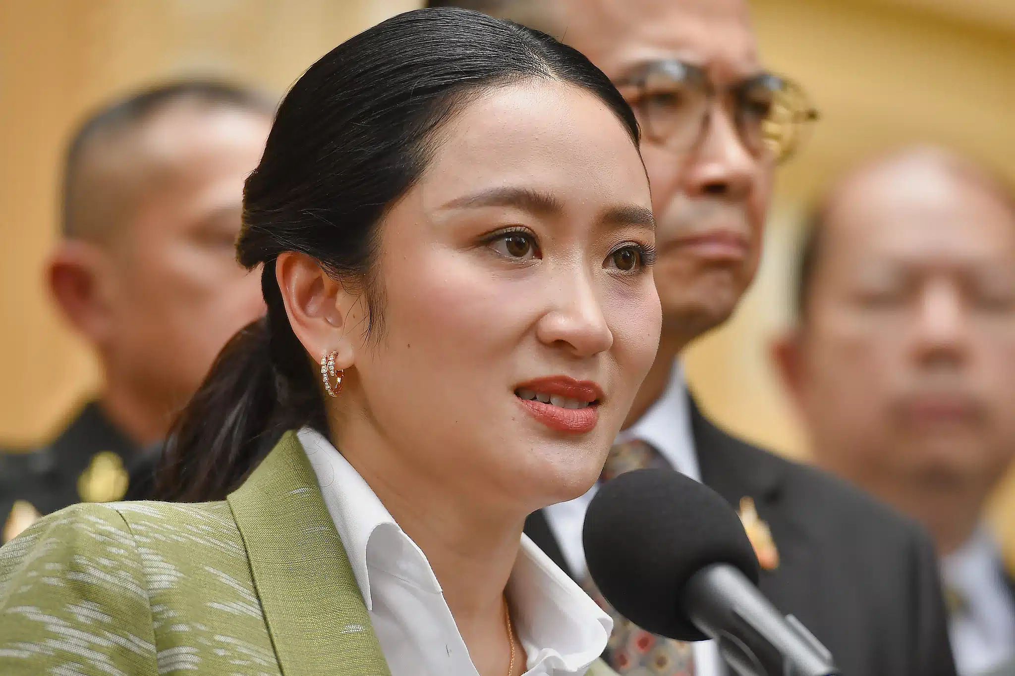 นายกฯ ตั้ง ทีมไทยแลนด์ สู้ปมชายแดน ซัดกัมพูชาสื่อสารไม่เป็นมืออาชีพ