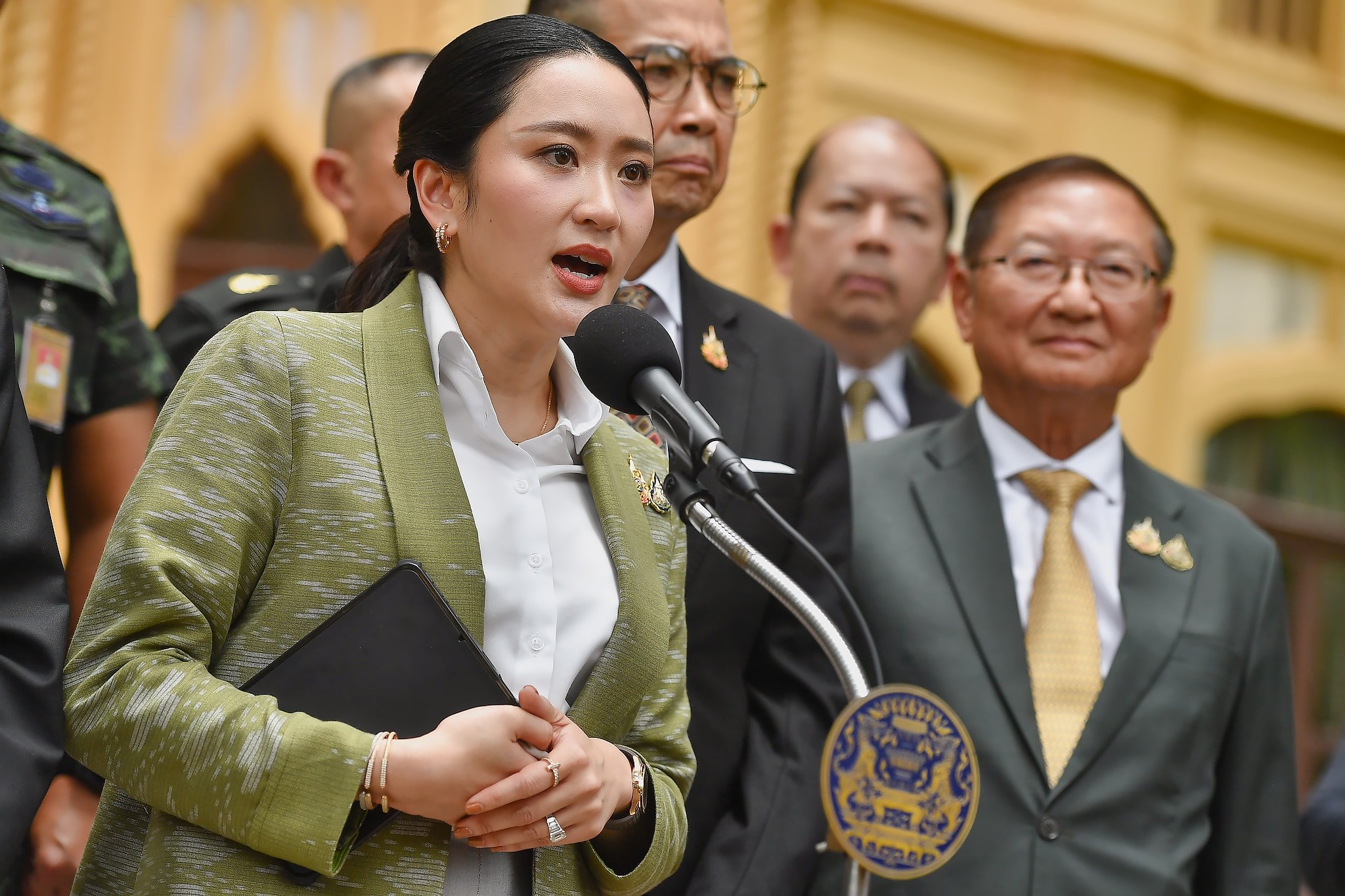 นายกฯ ตั้ง ทีมไทยแลนด์ สู้ปมชายแดน ซัดกัมพูชาสื่อสารไม่เป็นมืออาชีพ