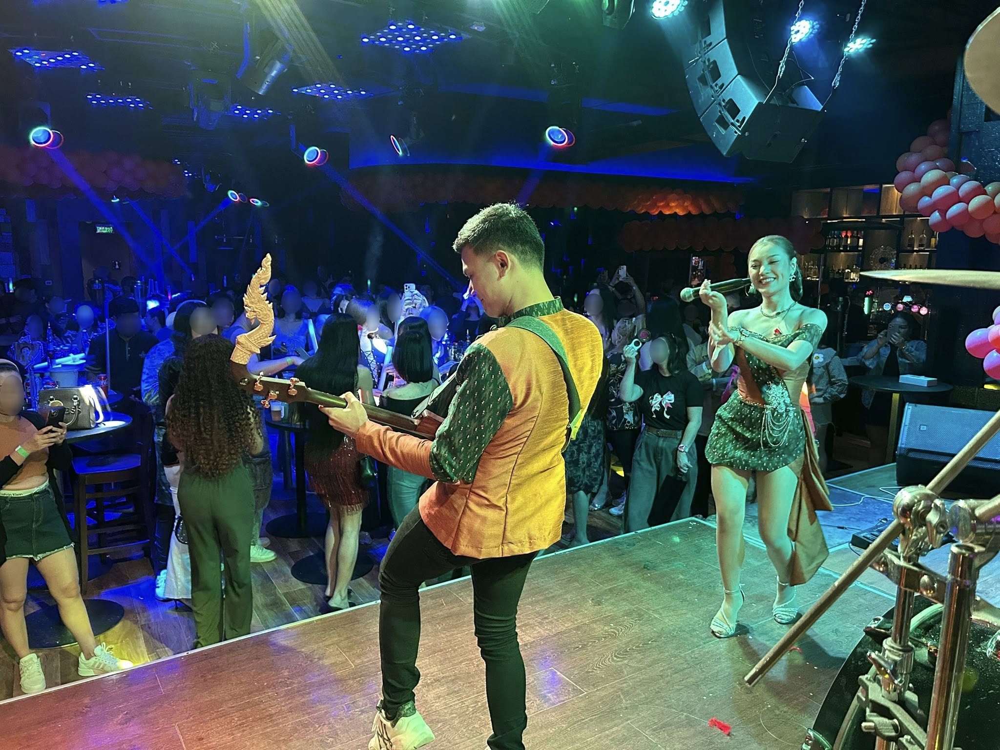 นุ่น ธิดาพร ร่ำไห้เล่านาทีระทึก หวั่นลูกหลงภัยสงคราม ล่าสุดได้เที่ยวบินกลับไทยแล้ว-10