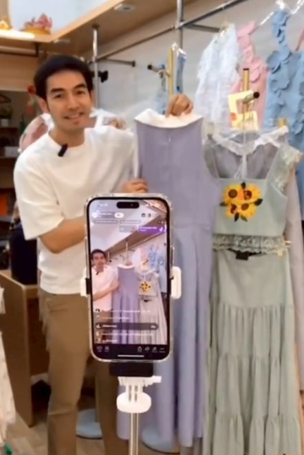 ป้อง ณวัฒน์ โต้ แฮ็ค รุ่งเรือง ตกอับไลฟ์ขายเสื้อ ลั่น เพื่อนขยัน ไม่ใช่เรื่องน่าอาย