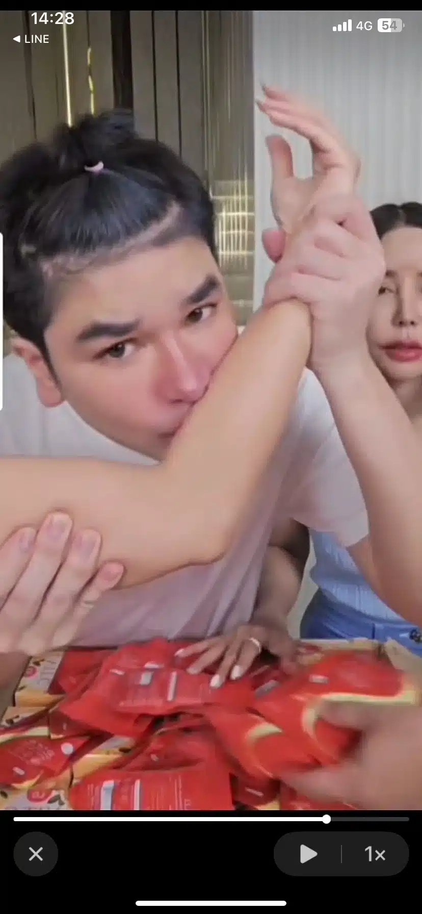 ป๋าเบียร์ เปิดหน้าขายของ หล่อใสขึ้นมาก แฟน ๆ เรียกร้องขอเจอ แม่ตั๊ก กรกนก-7