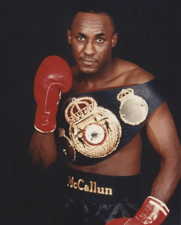 ไมค์ “เดอะบอดี้สแนตเชอร์” แม็คคอลลัม ตำนานนักชกแชมป์โลก เสียชีวิตแล้วในวัย 68 ปี