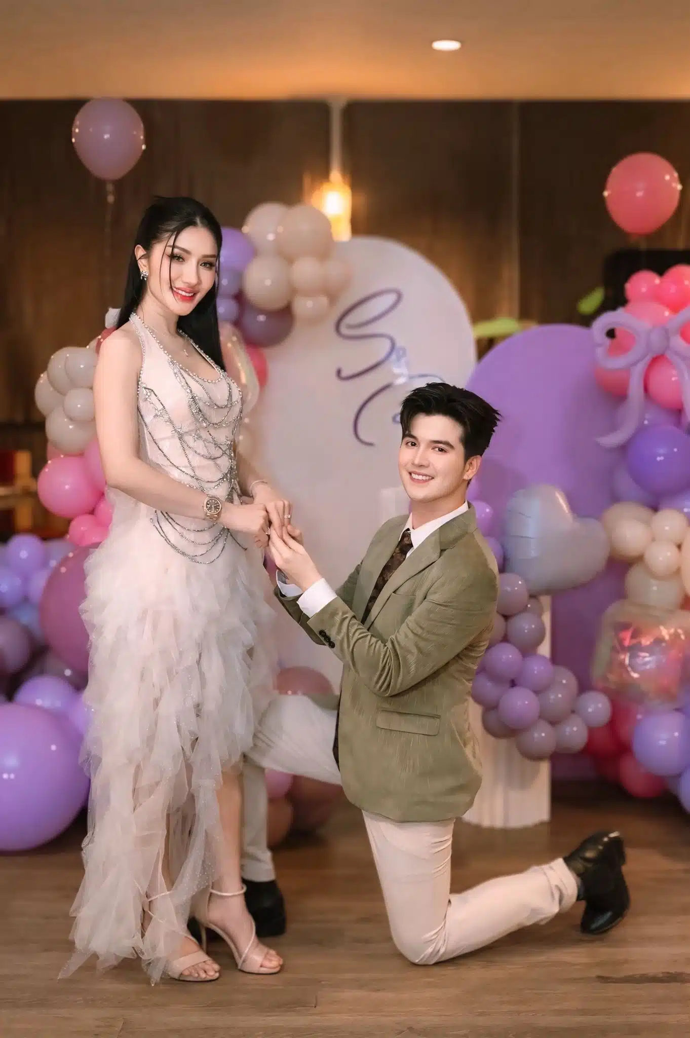 ย้อนเส้นทางรัก แพรวพราว-ซัน สัมพันธ์ข้ามวงการ สู่เซอร์ไพรส์ขอแต่งงานสุดอบอุ่น-4